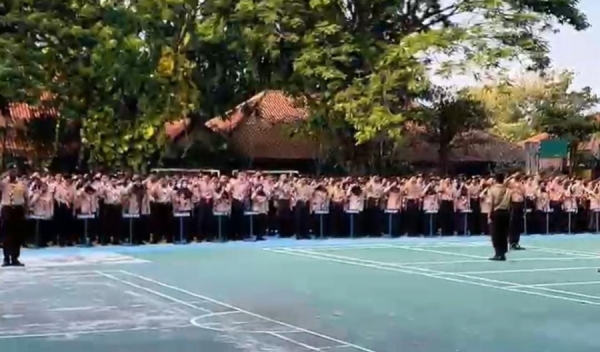 UPACARA PERINGATAN HARI PRAMUKA KE 65 DI SMA NEGERI 2 DEMAK